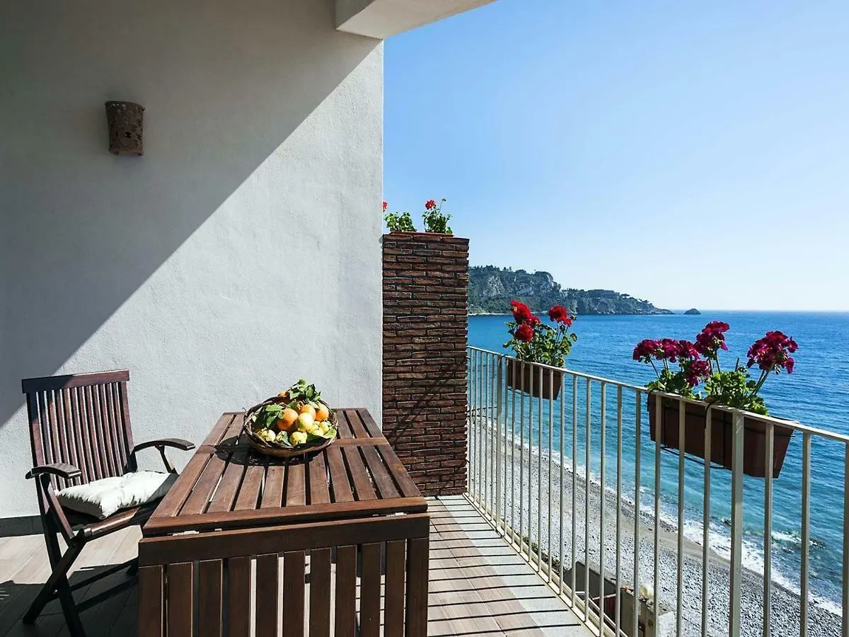 Taormina Stationhouse Apartamento 0*,  Itália